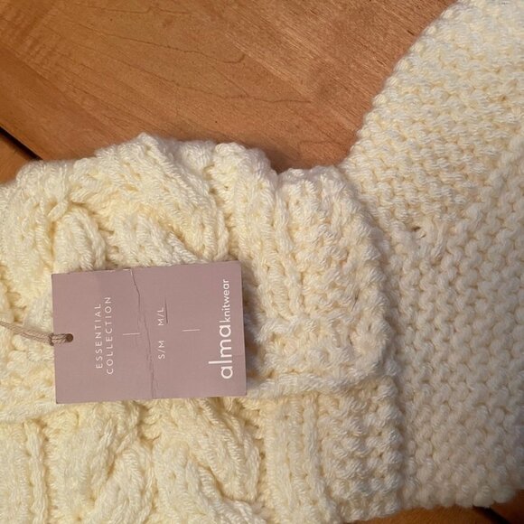 ALMA Sz M Knitwear Knitted in Latvia Cozy Socks Slippers Reading Socks - Picture 3 of 4